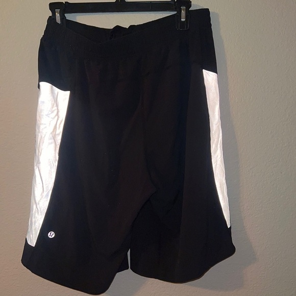 Lululemon mens base pace reflective shorts - Picture 1 of 3